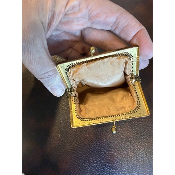 Whiting & Davis Gold Mesh Coin Purse Vintage Kiss Lock Change Purse Made USA - Picture 4 of 9